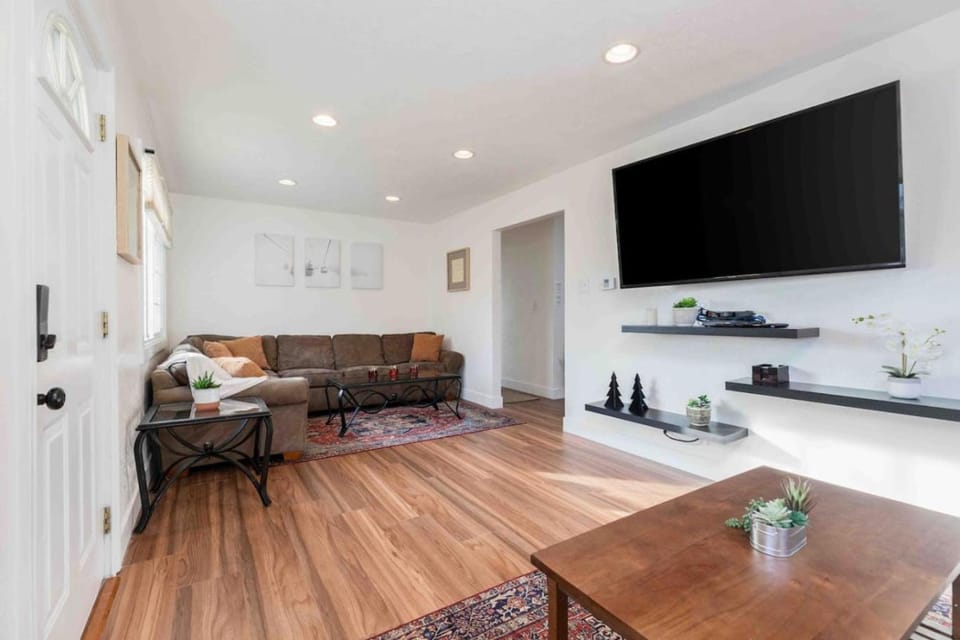 Millcreek Basecamp - Pet friendly and Convenient House in Millcreek