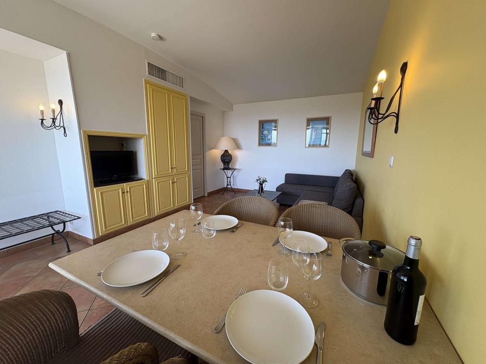 Appartement avec clim, vue mer - 6 pers. - FR-1-845-41 Apartment in La Cadière-d'Azur