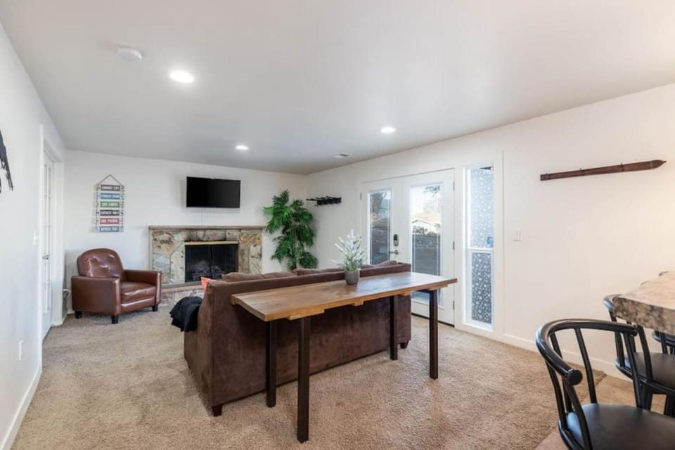 The Shredder's Shanty - Close to Ski Resorts House in Cottonwood Heights