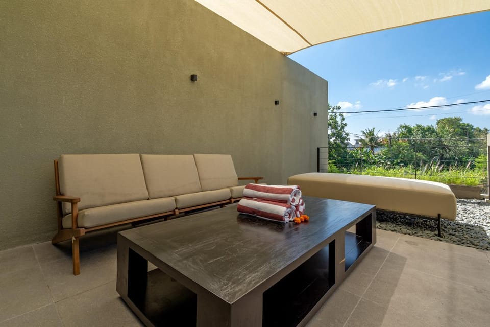 Patio, Day, View (from property/room), Balcony/Terrace, Seating area