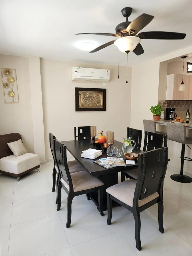 Dining area, Area and facilities, Dinner