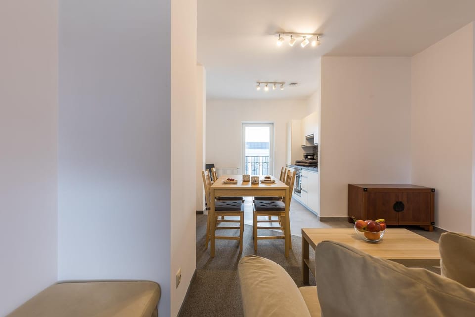 Kitchen or kitchenette, Living room, Seating area, Dining area