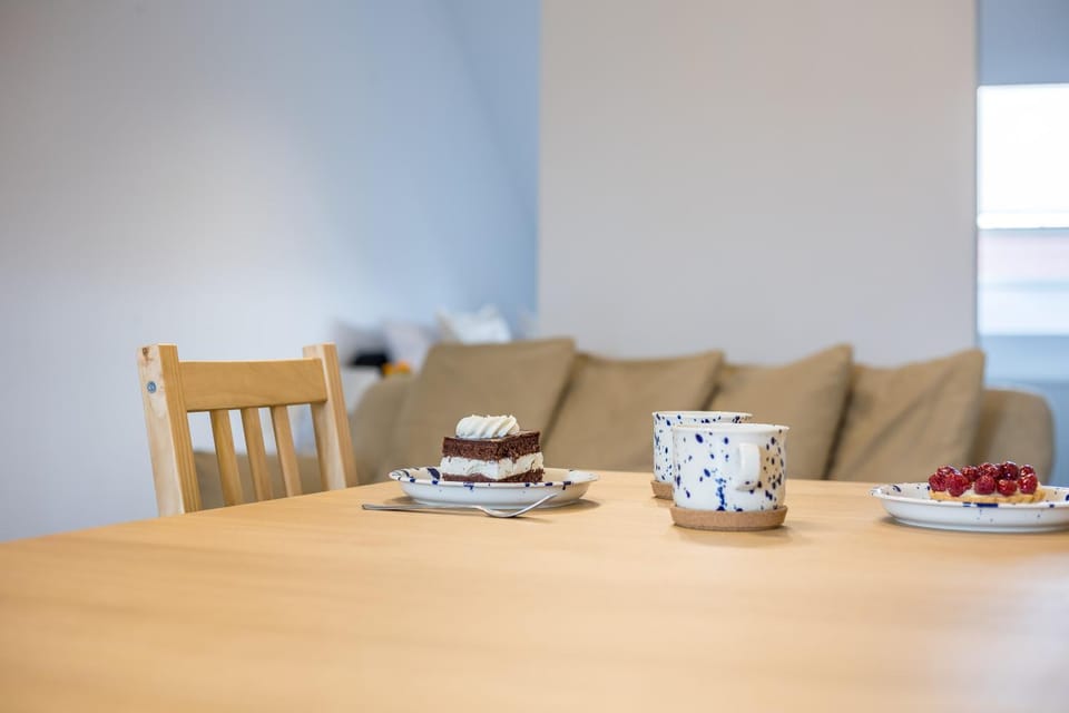 Living room, Food and drinks, Seating area, Dining area