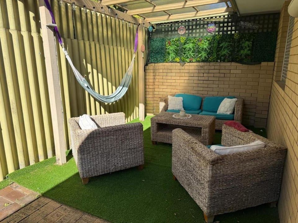 Royal St Villa 2 w Parking and Courtyard House in Perth
