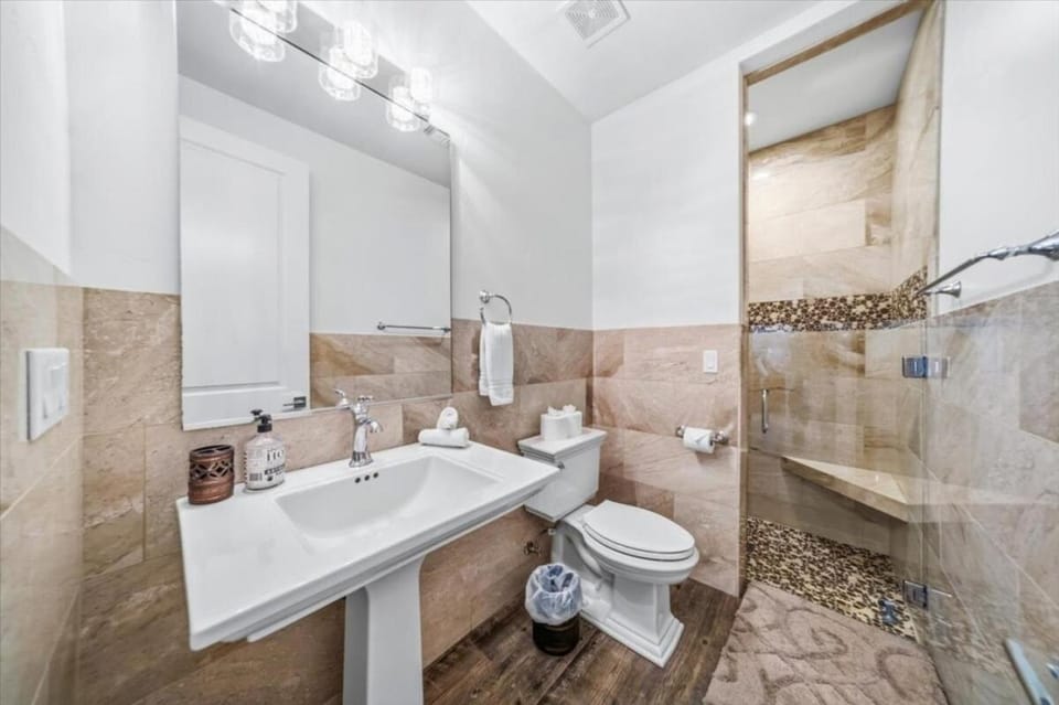 Luxury Cardinal Retreat - Pool, Spa, BBQ, Garage Villa in Lake Havasu City