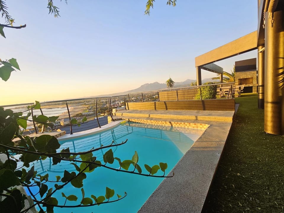 View (from property/room), Sea view, Swimming pool