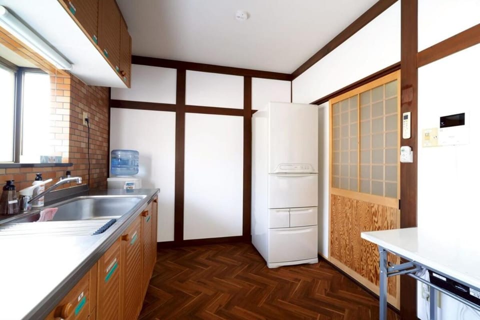 Authentic Traditional Japanese House Sleeps 16 Free Parking Near Ghibli Park Apartment in Nagoya