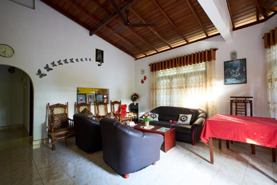 Kavee Guest Bed and Breakfast in Western Province