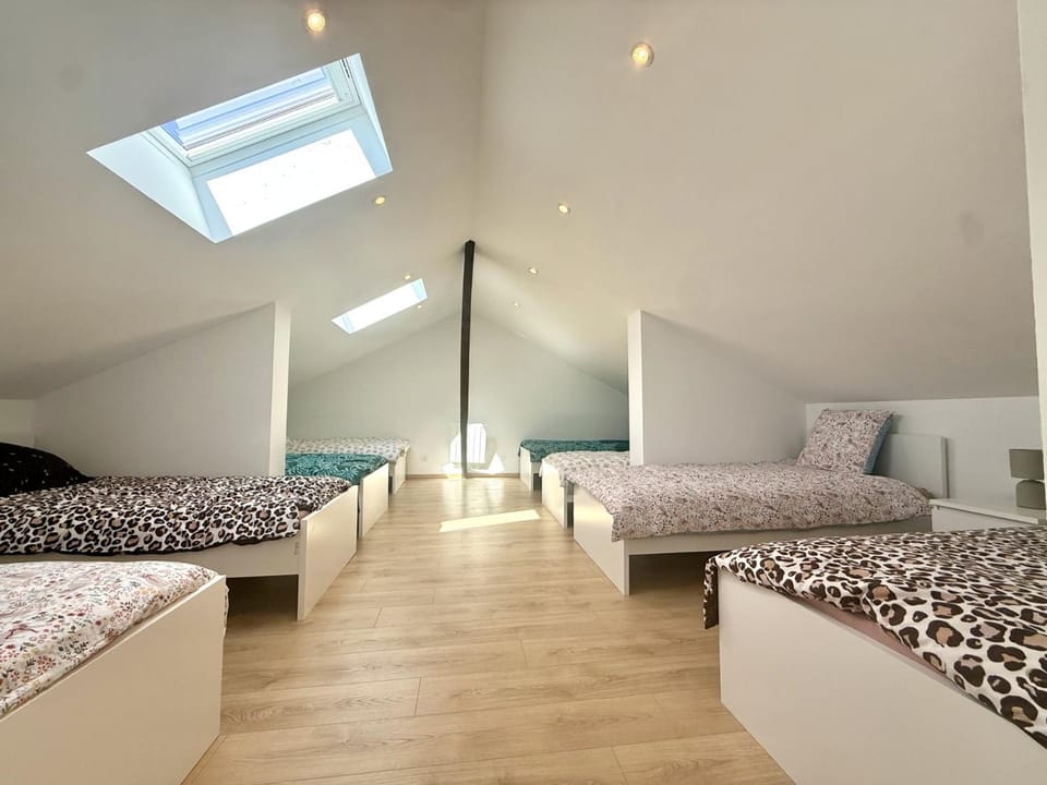 Bed, Bedroom, Family