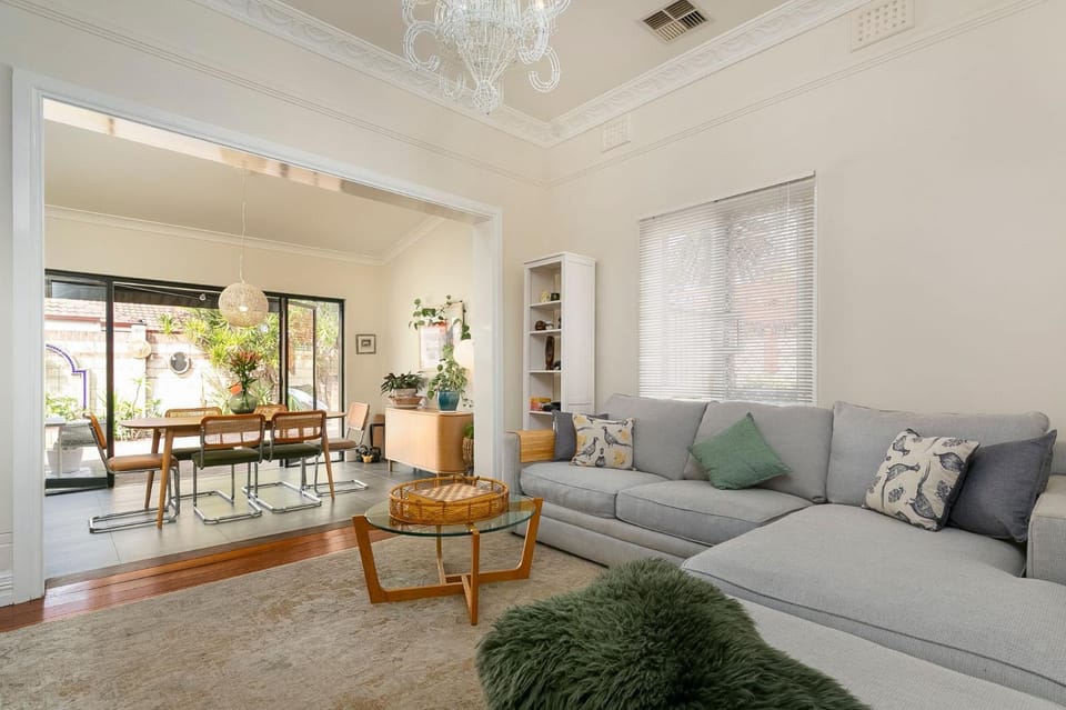 Chic Heritage Home w/ Alfresco/5 Mins to Perth CBD House in Perth