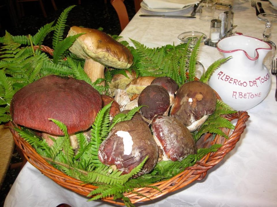 Food and drinks, Location