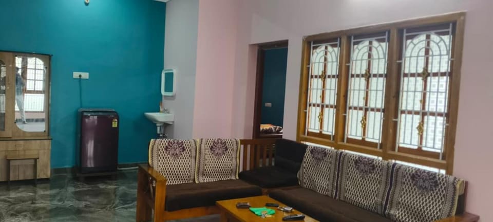 Thendral Falls View Homestay House in Tamil Nadu