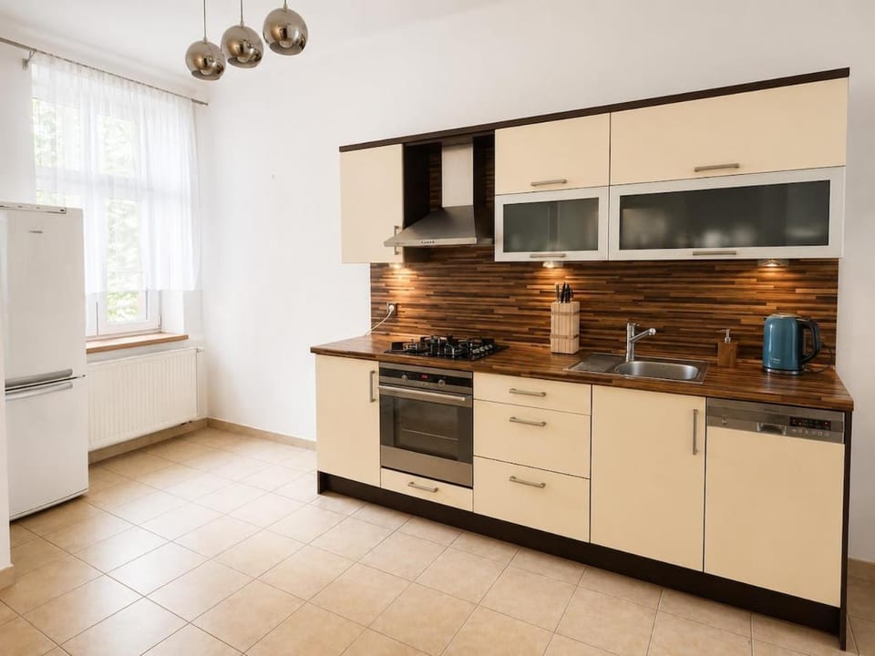 Kitchen or kitchenette, dishwasher, oven, pet friendly, stove