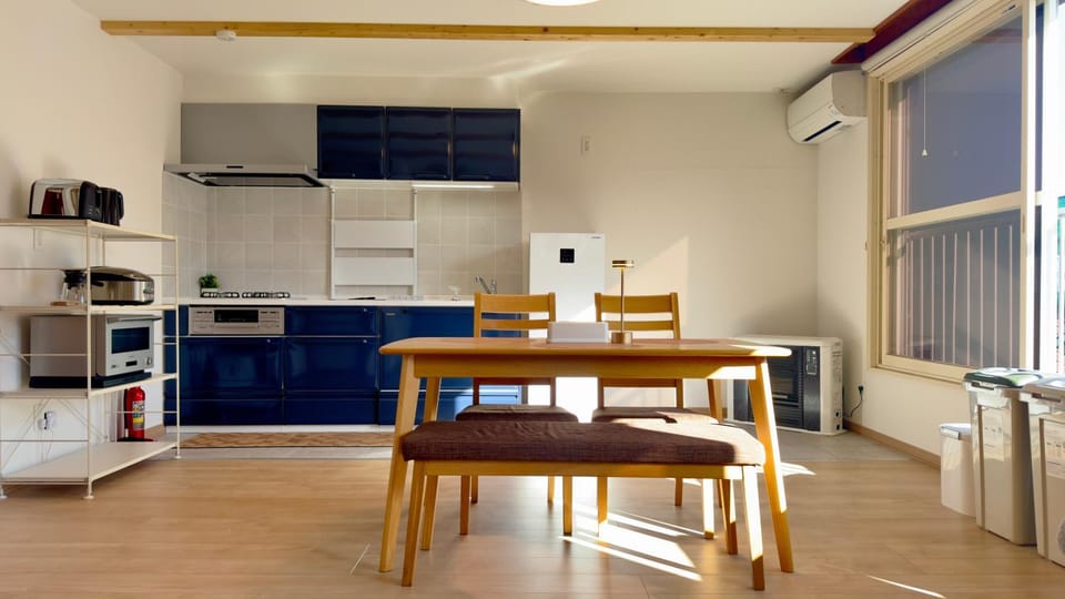 Kitchen or kitchenette, Living room