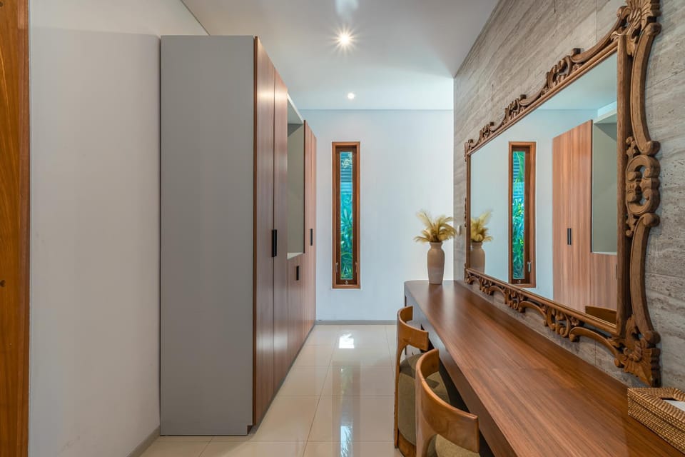Villa Nishiki - Tropical 5BR Luxe Villa with 20m Pool, Gym & Karaoke Villa in North Kuta
