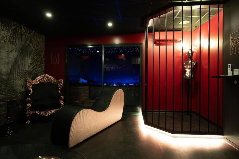 Espace Evasions Loveroom - 50 Nuances 20h-9h Apartment in Toulouse