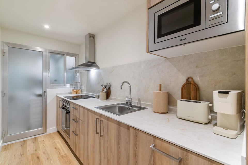 Kitchen or kitchenette