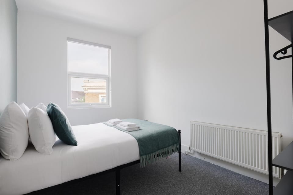 Newly Renovated 4BDR Home Near Notting Hill Apartment in City of Westminster