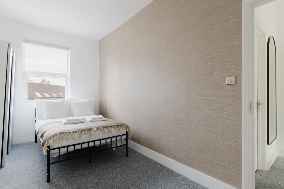 Newly Renovated 4BDR Home Near Notting Hill Apartment in City of Westminster