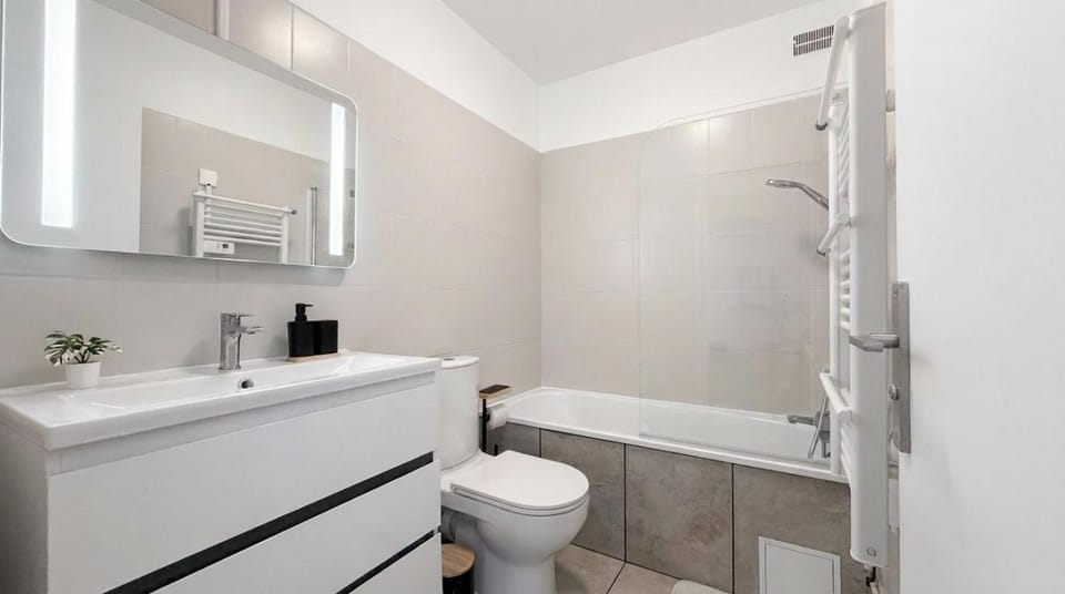 Toilet, Bathroom, Bath