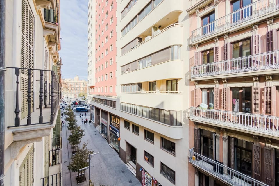 Balcony/Terrace, Street view