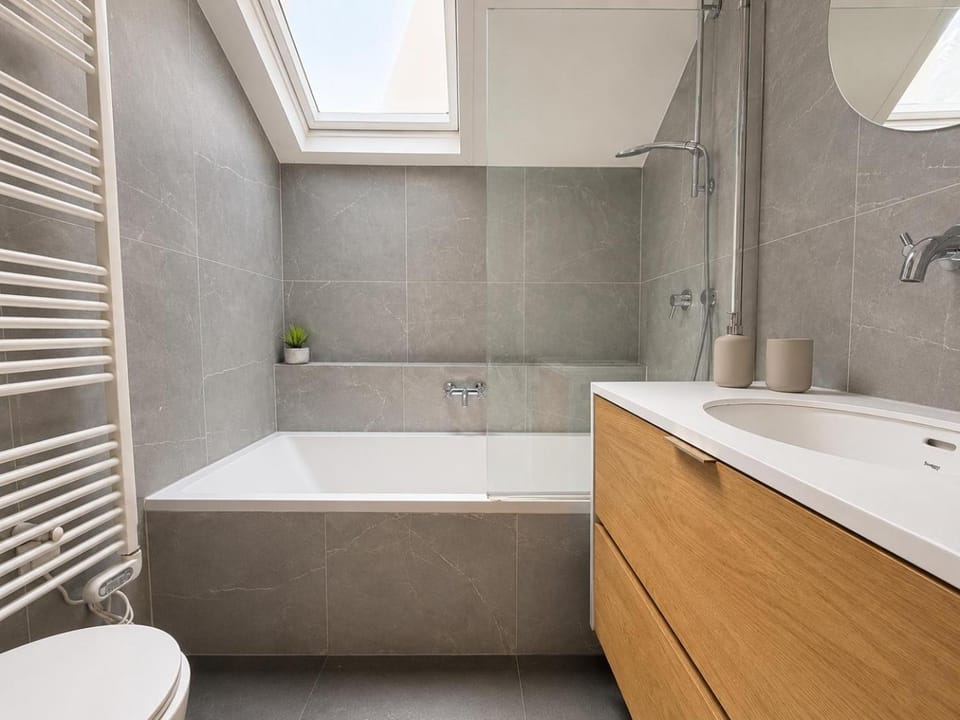 Bathroom, Bath