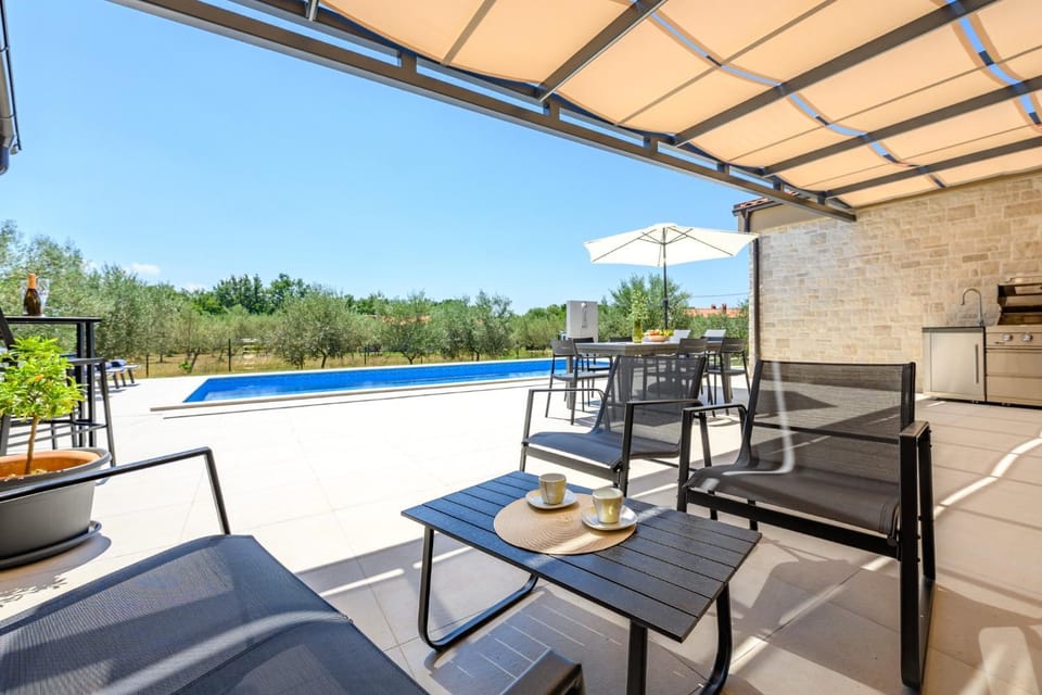 Villa Oliver by Briskva Villa in Istria County
