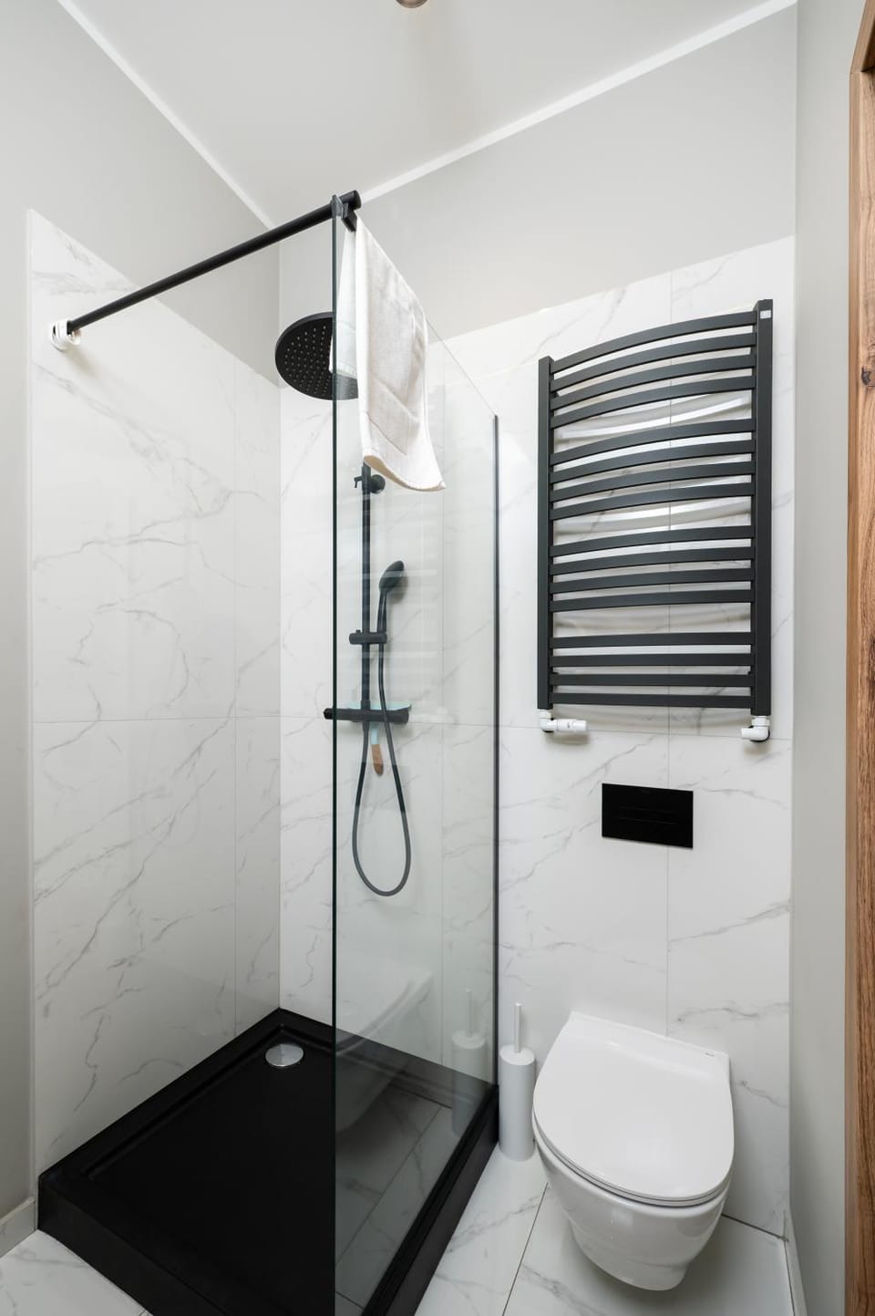 Shower, Toilet, Bathroom, towels