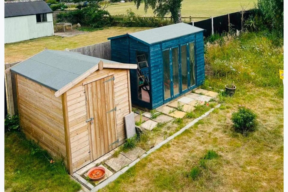 House Sleeps 4 with Parking and Garden House in Newark and Sherwood District