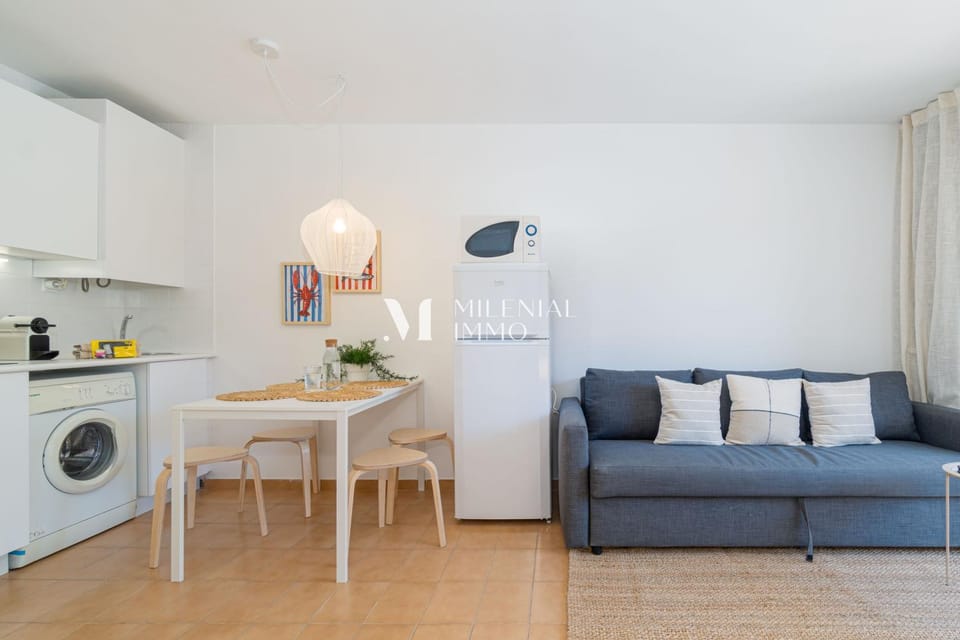 Kitchen or kitchenette, Living room, Dining area