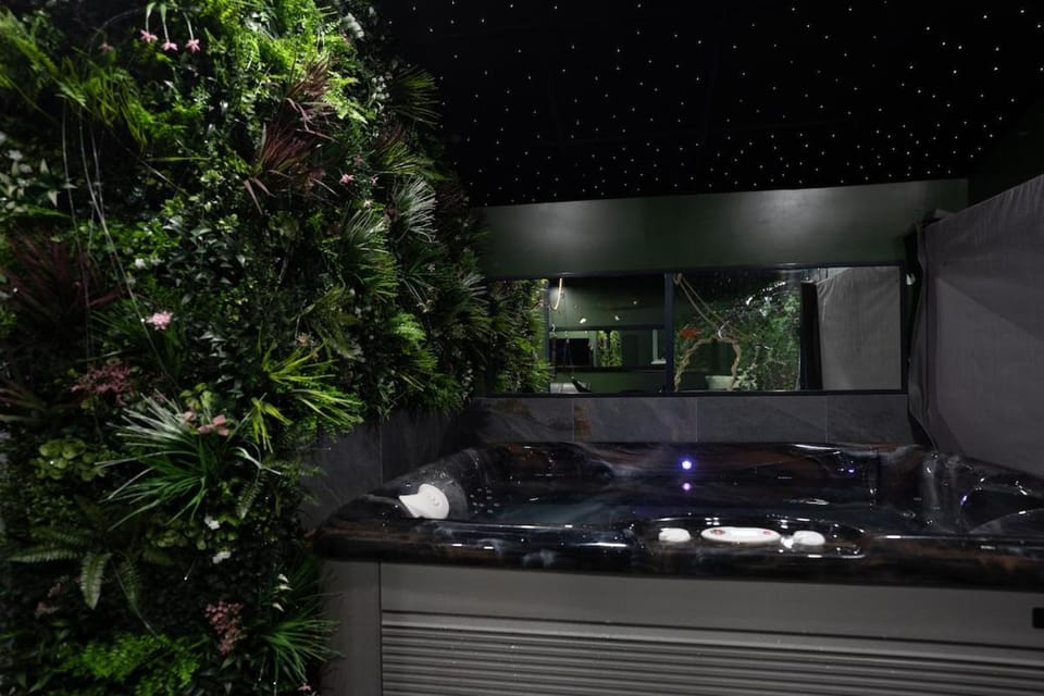 Espace Evasions Loveroom - L'Eden 20h-9h Apartment in Toulouse