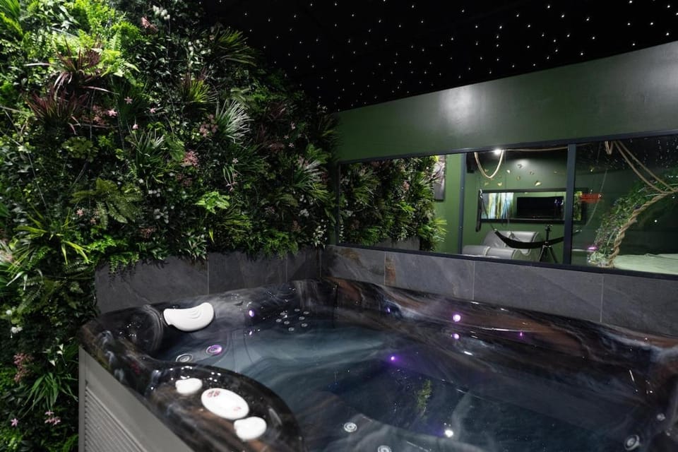 Espace Evasions Loveroom - L'Eden 20h-9h Apartment in Toulouse