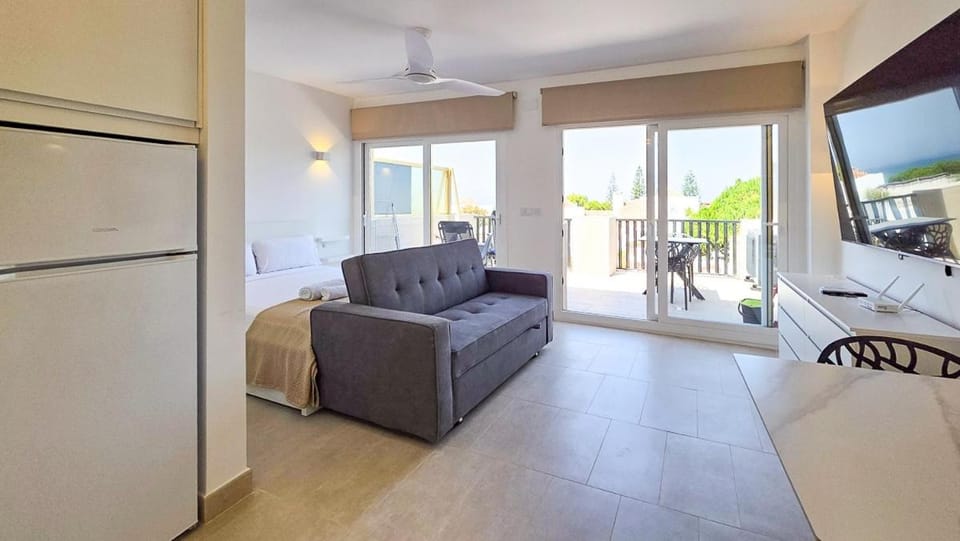 OleHolidays 142 Romana Playa ocean views Apartment in Marbella