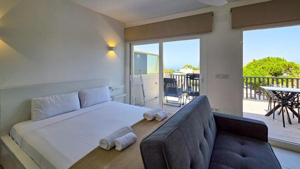 OleHolidays 142 Romana Playa ocean views Apartment in Marbella