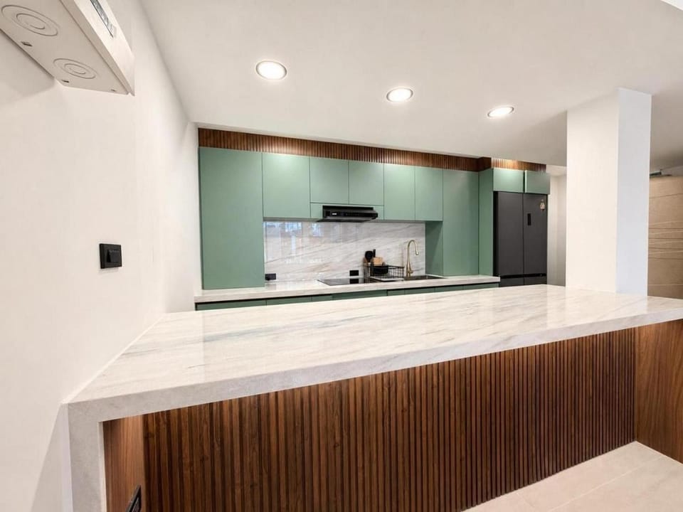 Kitchen or kitchenette, oven, stove
