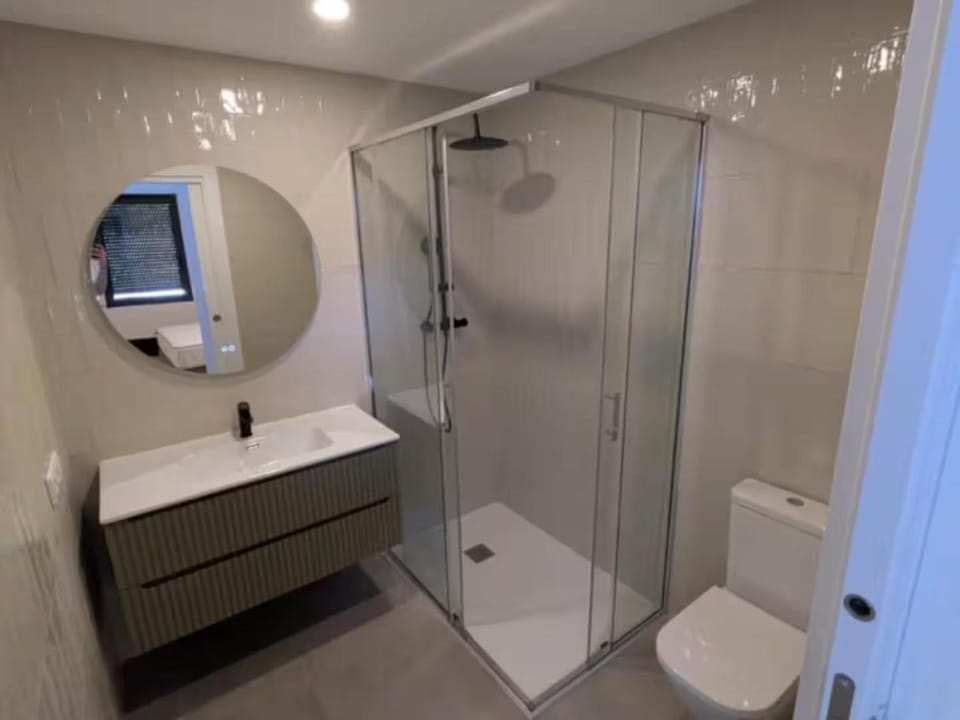 Shower, Toilet, Bathroom