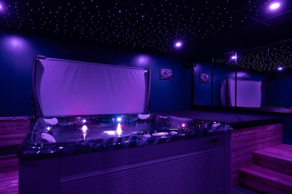 Espace Evasions Loveroom - Le Donjon 20h-9h Apartment in Toulouse