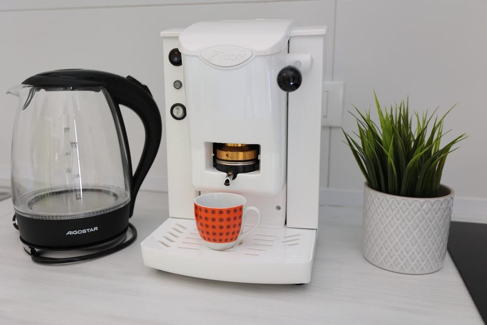 Coffee/tea facilities, Kitchen or kitchenette