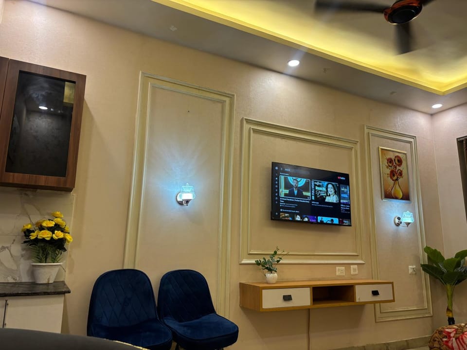 Kanishk stay Bed and Breakfast in Noida