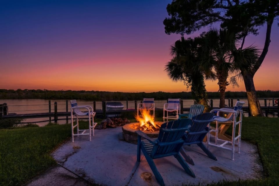 Seating area, River view, Area and facilities, Sunset