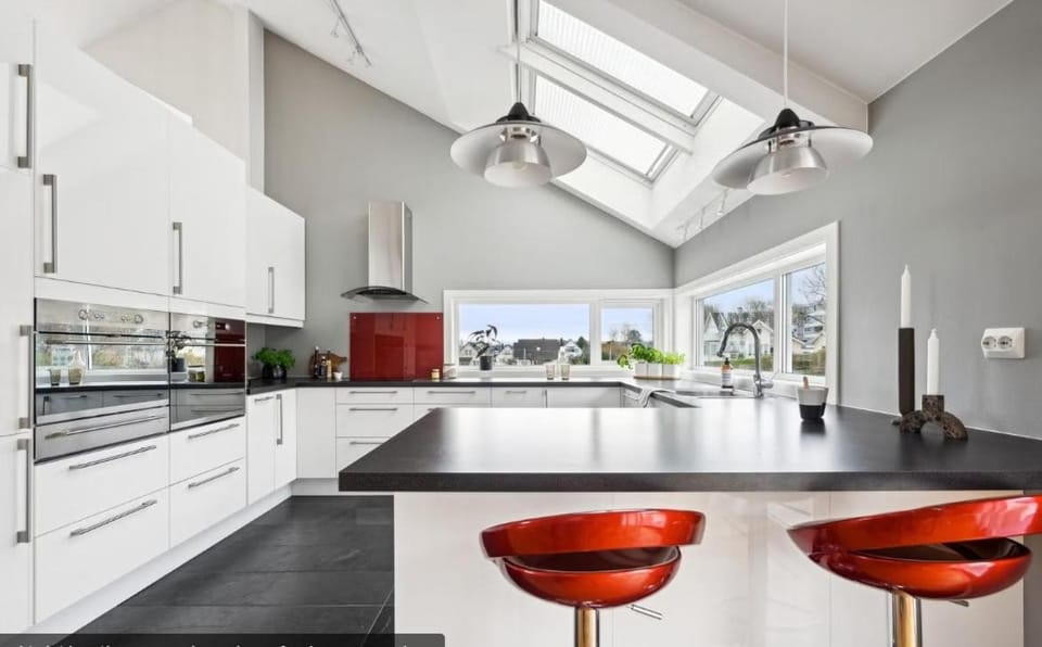 Central, Spacious House, Gym & Parking Apartment in Stavanger