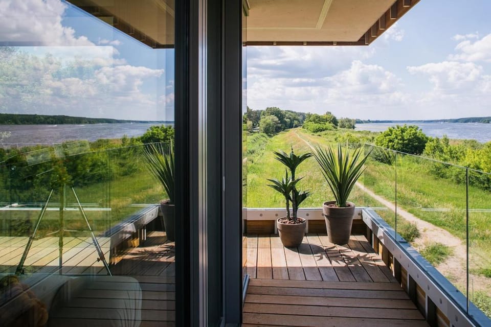 Stylish Waterfront Apartment - BOOK IT Warsaw Apartment in Masovian Voivodeship