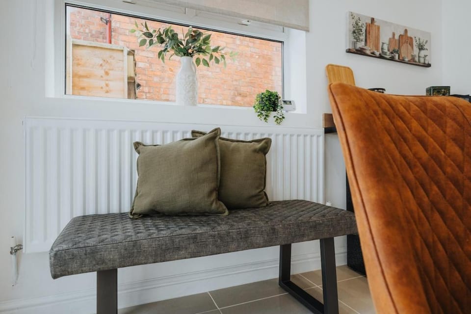 Stylish Southport Home Sleeps 4 House in Southport