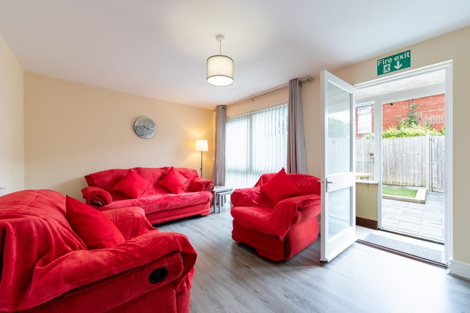 Communal lounge/ TV room, Living room
