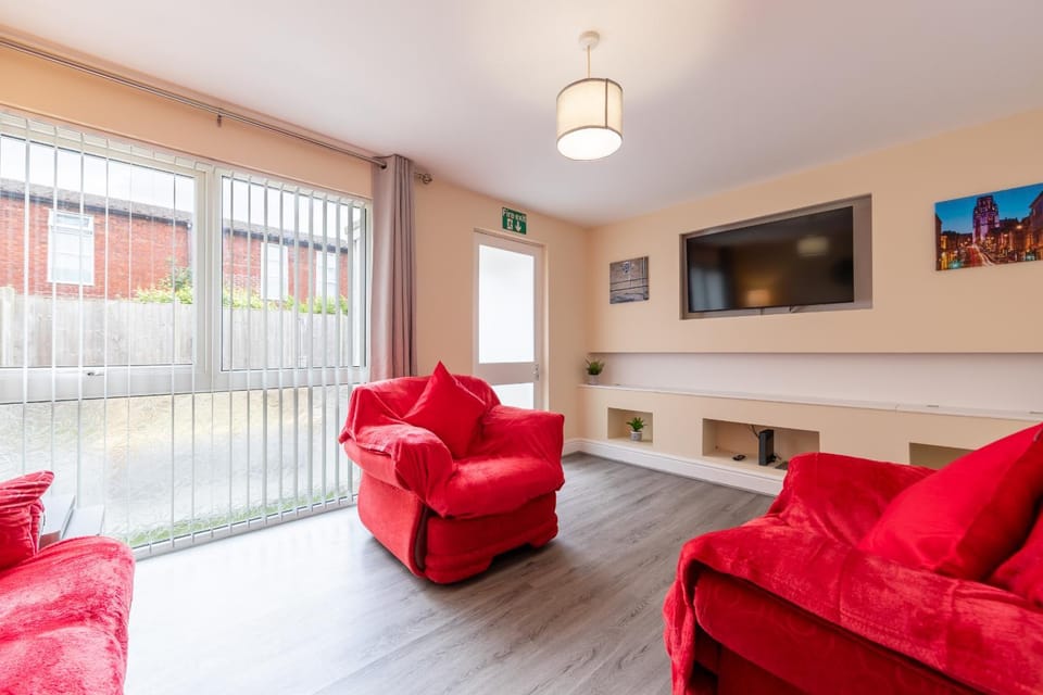 Communal lounge/ TV room, Living room