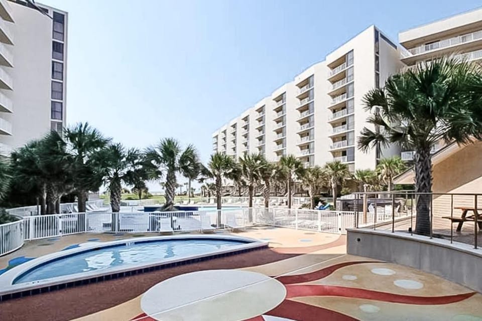 Gorgeous beachfront condo shared pool and beach access House in Miramar Beach