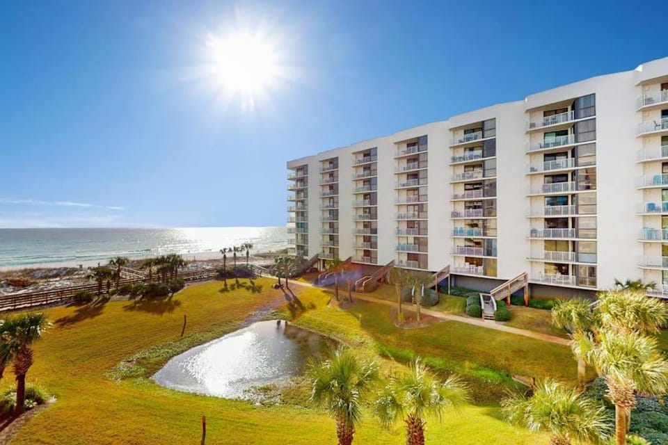 Gorgeous beachfront condo shared pool and beach access House in Miramar Beach