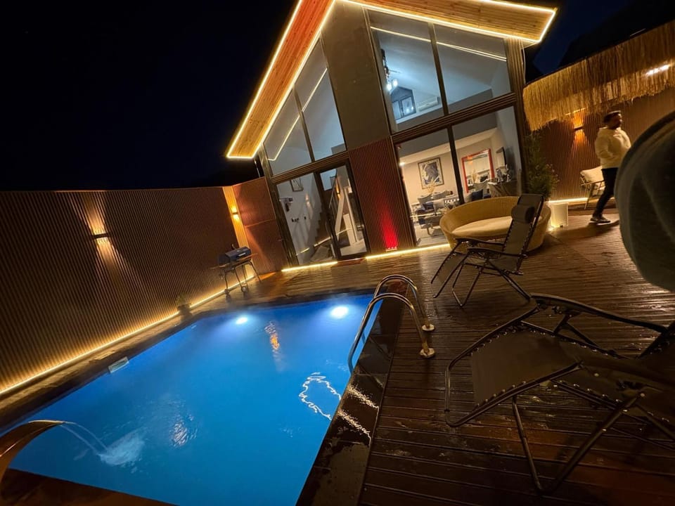 Pool view, Swimming pool