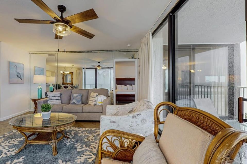6th-floor coastal bright condo - beach service included steps to restaurants House in Miramar Beach