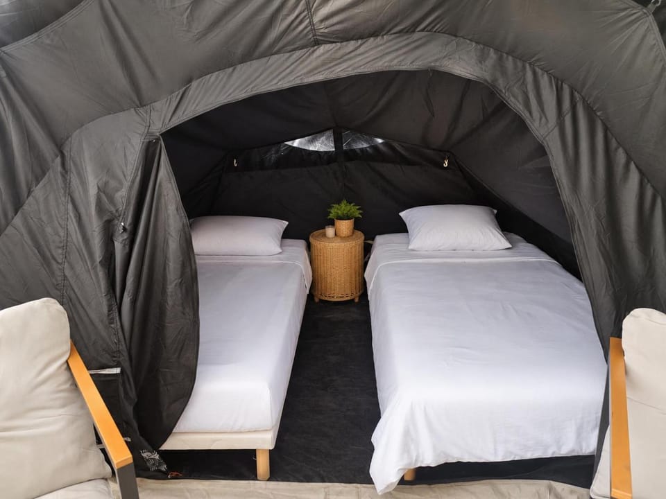 Tente au fond du jardin - accès Jacuzzi et sauna Campground/ 
RV Resort in Hauts-de-France